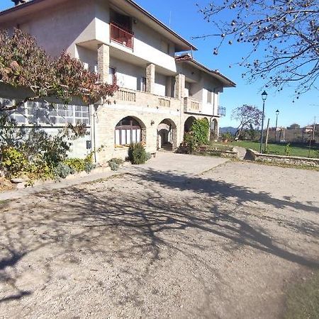 Вілла Az. Agr. Cascina Castellera Serravalle delle Langhe Екстер'єр фото